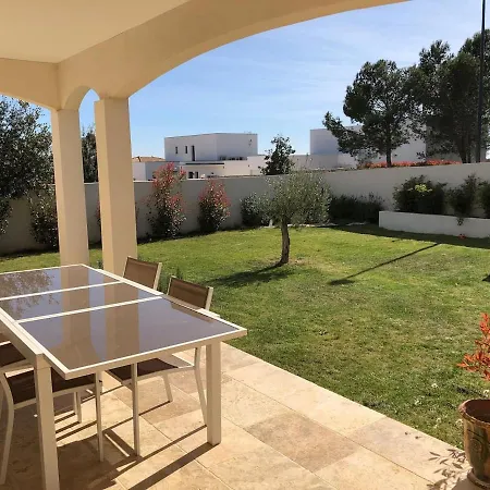 Magnifique Dans Un Quartier Calme Νιμ